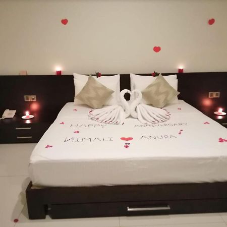 Kethumathee Hotel & Banquet Ratnapura Buitenkant foto