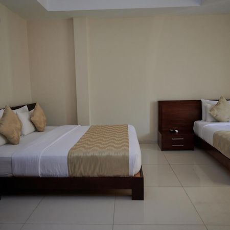 Kethumathee Hotel & Banquet Ratnapura Buitenkant foto