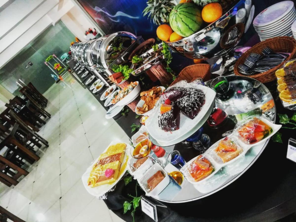 Kethumathee Hotel & Banquet Ratnapura Buitenkant foto