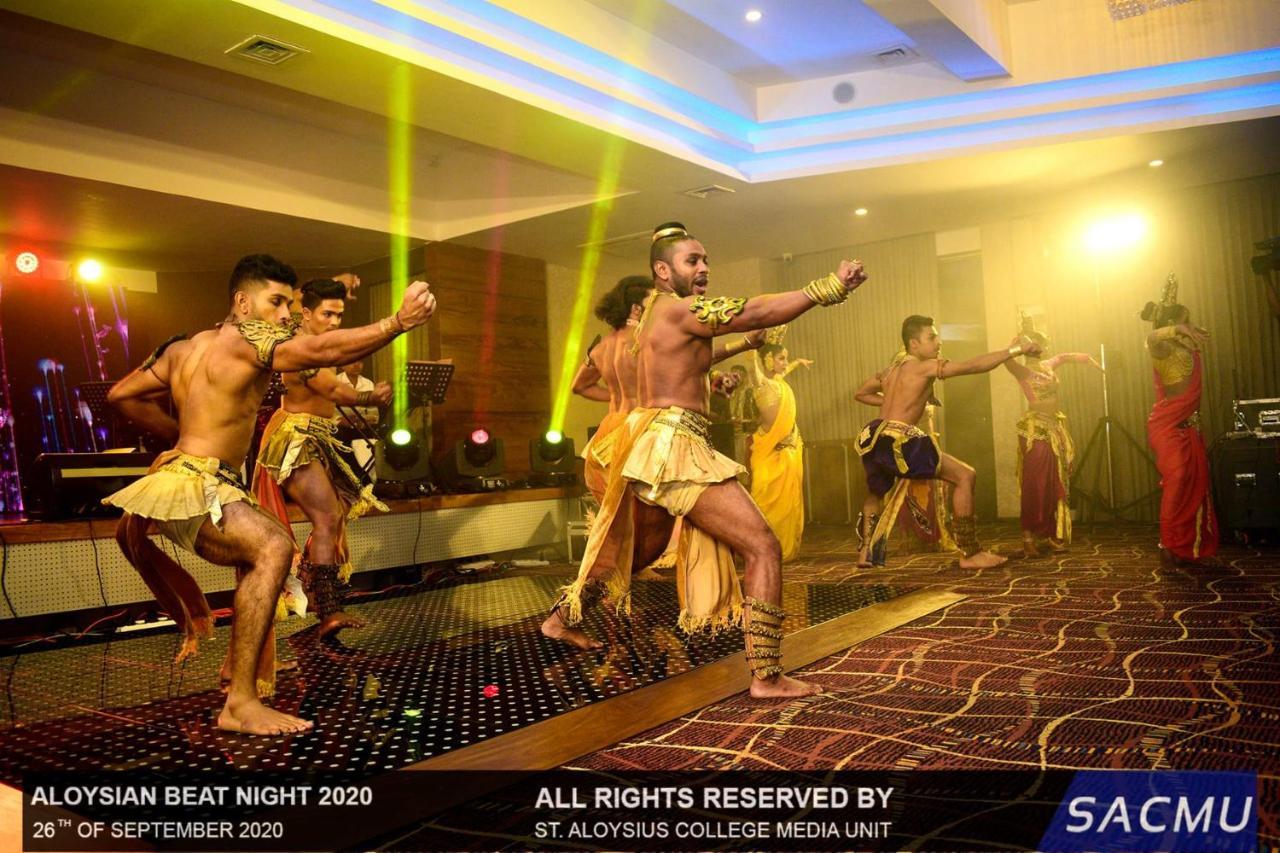 Kethumathee Hotel & Banquet Ratnapura Buitenkant foto