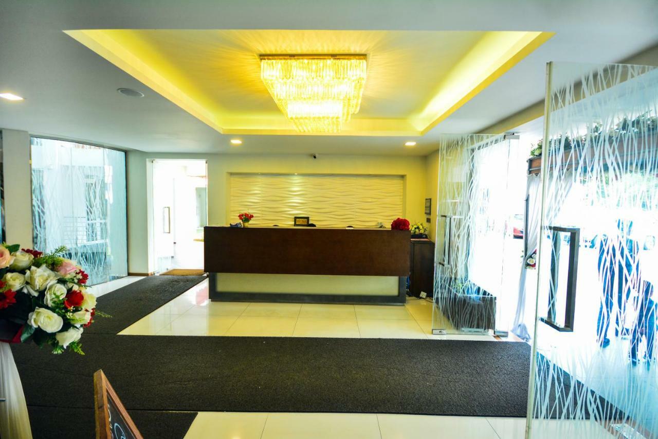 Kethumathee Hotel & Banquet Ratnapura Buitenkant foto